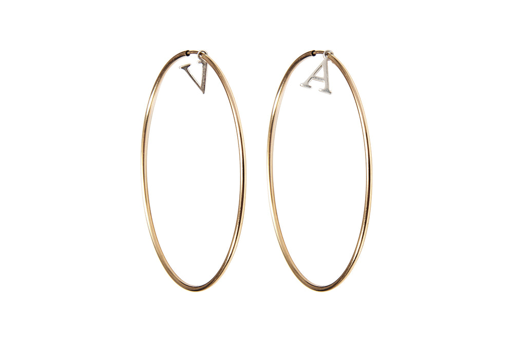 INITIAL HOOPS - Creole mit Initialen - Gold - CLASSYANDFABULOUS JEWELRY