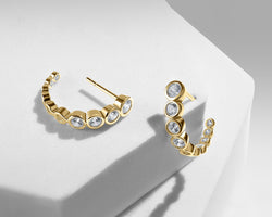 Oseana Diamond Curve Earrings - Gold