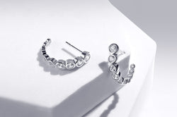 Oseana Diamond Curve Earrings - Silber