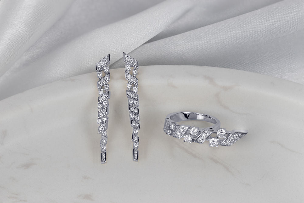Fifth Avenue Long Drop Earring - Silber