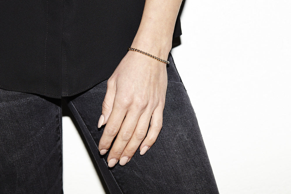 KANA Small - Engravable Bracelet  - Kugelarmband mit Gravuranhänger -  Gold - CLASSYANDFABULOUS JEWELRY