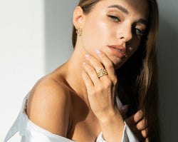Fifth Avenue Open Earring - Gold