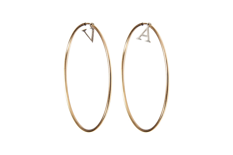 INITIAL HOOPS  - Creole mit Initialen -  Gold - CLASSYANDFABULOUS JEWELRY