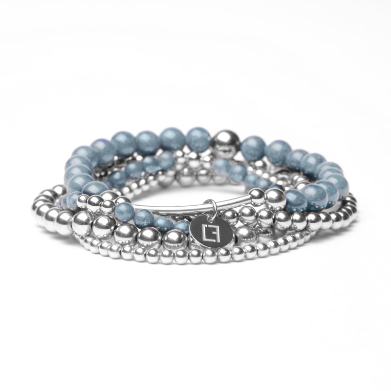 THE AZURE STACK - Set aus 5 Kugelarmbändern - Hellblauer Jade Stein - CLASSYANDFABULOUS JEWELRY