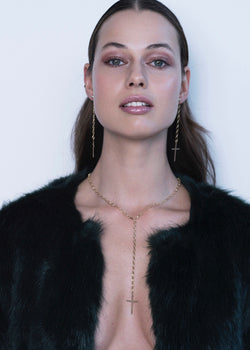 LIV - Stylischer Ohrring mit Kreuz Anhänger • Gold - CLASSYANDFABULOUS JEWELRY